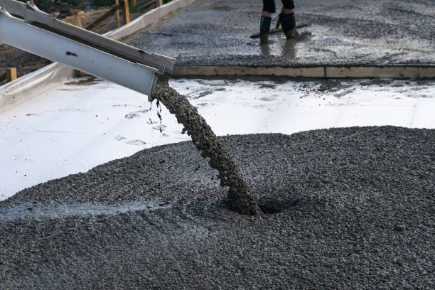 Best Concrete Retaining Walls in Lakeland Village, CA